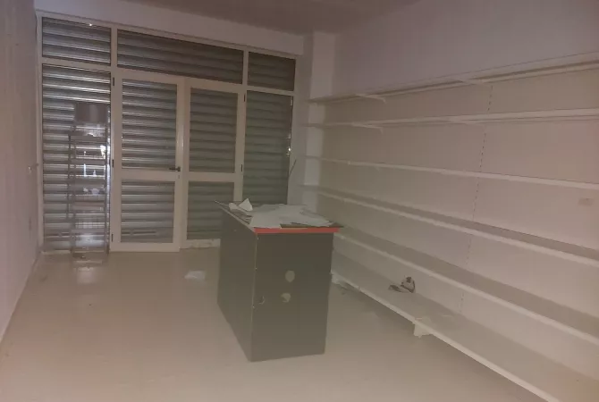 Ambient biznesi me qera 1+1 ne Tirane - 40,000 Leke