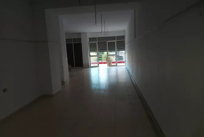Business Property for Rent 1+1 in Tirana - 40,000 Leke