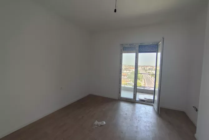 Shtepi ne shitje Apartament ne Tirane, 2+1, Mobilimi Bosh, pa mobiluar, Pagesa 87,000  Euro.