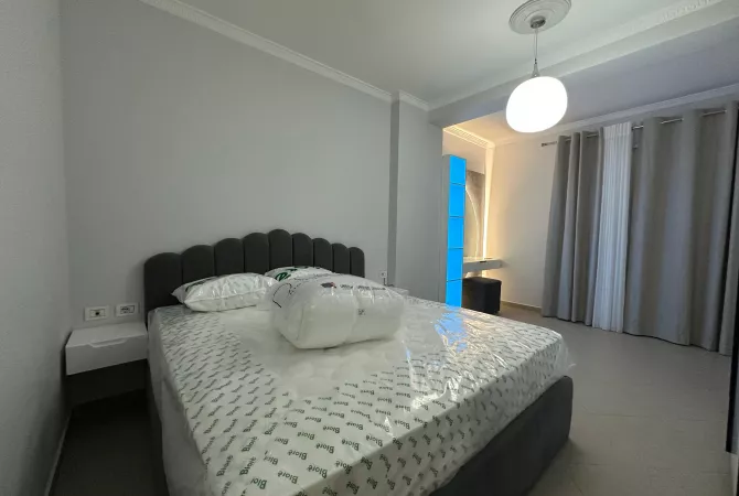 Shtepi me qera Apartament ne Tirane, 2+1, Mobilimi E mobiluar, Pagesa 1,000  Euro.