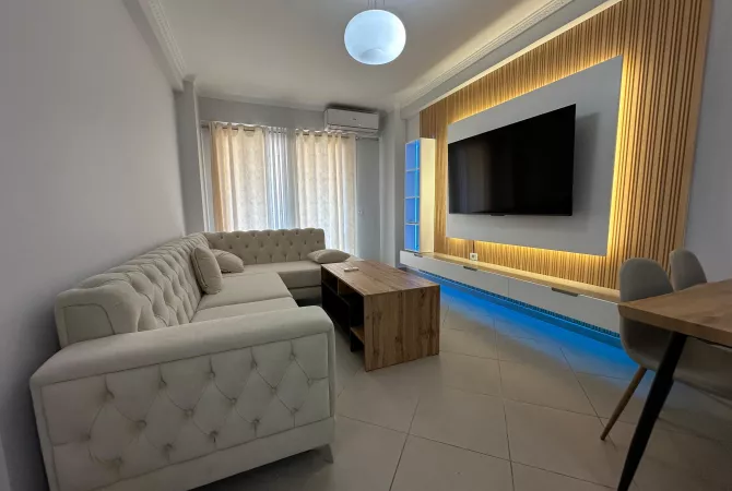 Shtepi me qera 2+1 ne Tirane - 1,000 Euro