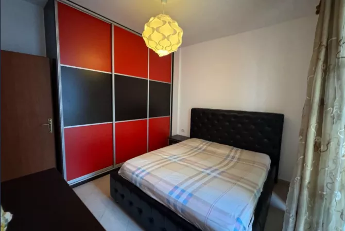 Shtepi me qera Apartament ne Tirane, 2+1, Mobilimi E mobiluar, Pagesa 45,000  Leke.