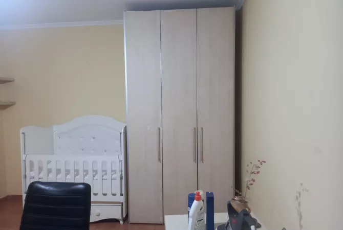 Shtepi me qera Apartament ne Tirane, 2+1, Mobilimi E mobiluar, Pagesa 65,000  Leke.