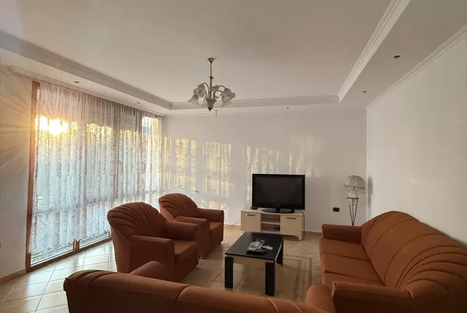 Shtepi me qera Apartament ne Tirane, 2+1, Mobilimi E mobiluar, Pagesa 60,000  Leke.