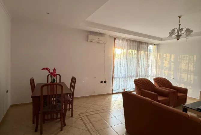 Shtepi me qera 2+1 ne Tirane - 60,000 Leke