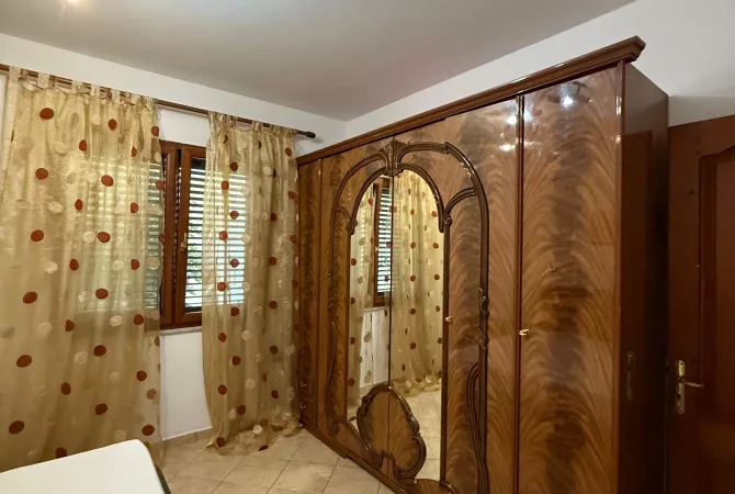 Shtepi me qera 2+1 ne Tirane - 60,000 Leke