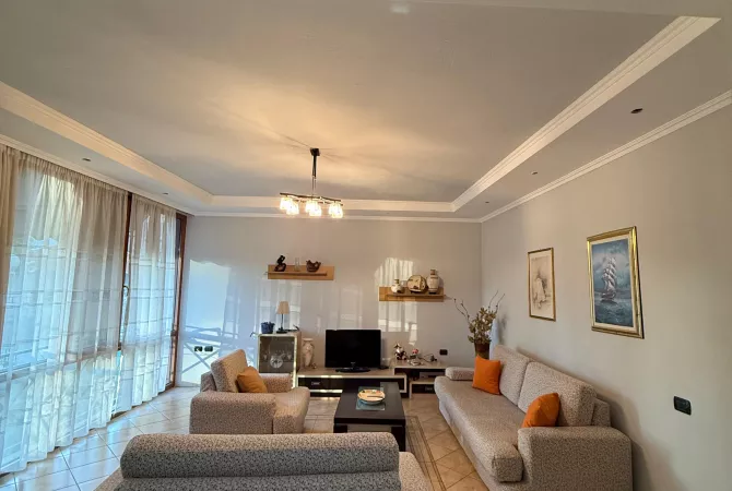 Shtepi me qera 2+1 ne Tirane - 60,000 Leke