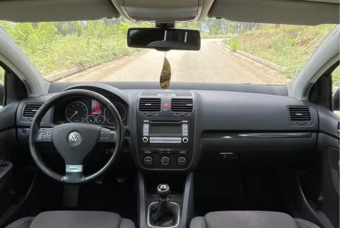 Cars for sale in Berat, Volkswagen, 2006 gasoline-gas,Kambio Manual Payment 3,800  Euro.