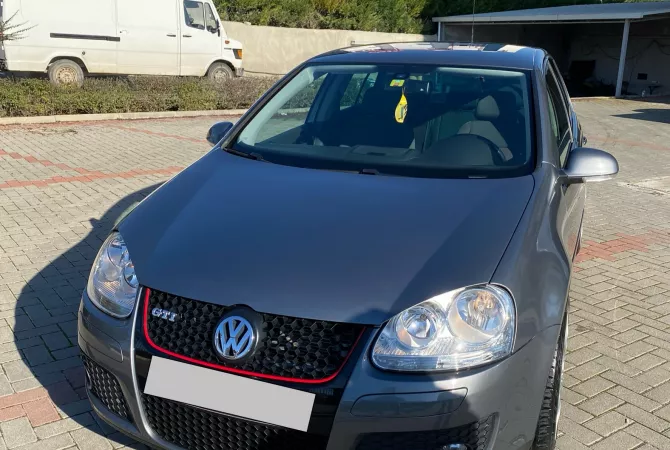 Makina ne shitje ne Berat - 3,800 Euro