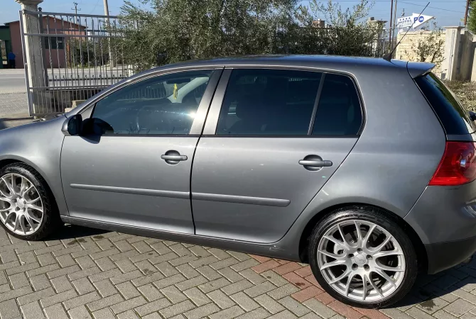 Cars for sale in Berat, Volkswagen, 2006 gasoline-gas,Kambio Manual Payment 3,800  Euro.