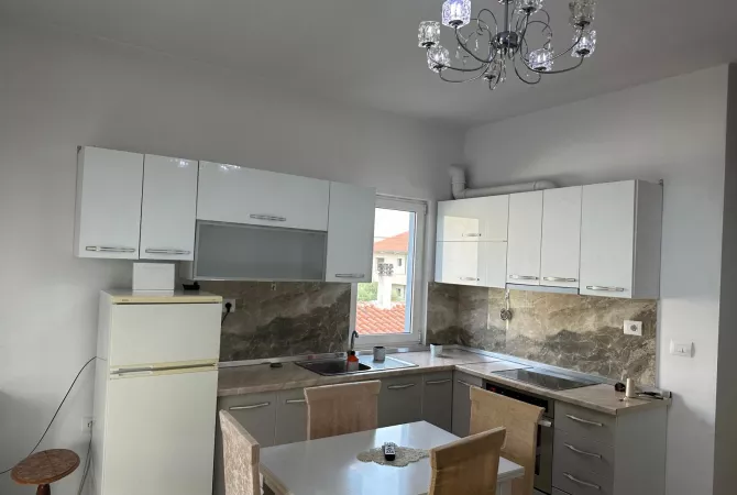 Shtepi me qera 2+1 ne Tirane - 30,000 Leke