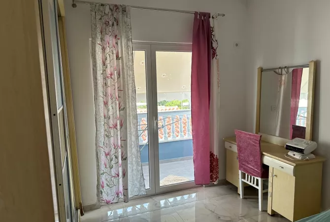 Shtepi me qera 2+1 ne Tirane - 30,000 Leke