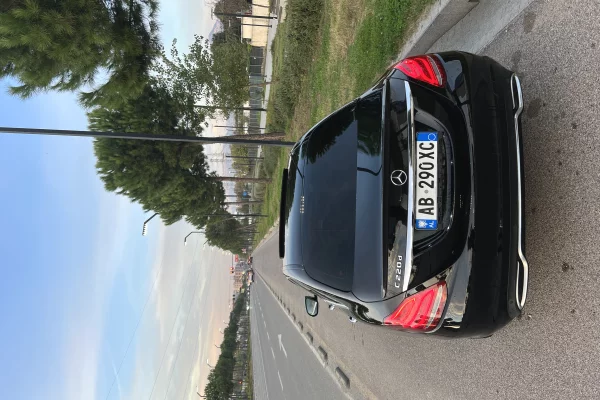 Cars for sale in Tirana, Mercedes-Benz, 2017 Diesel,Kambio Automatik Payment 14,000  Euro.