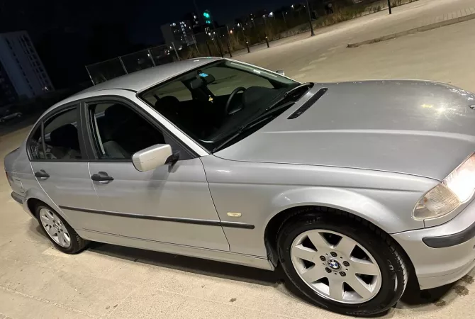 Makina ne shitje ne Tirane - 2,000 Euro