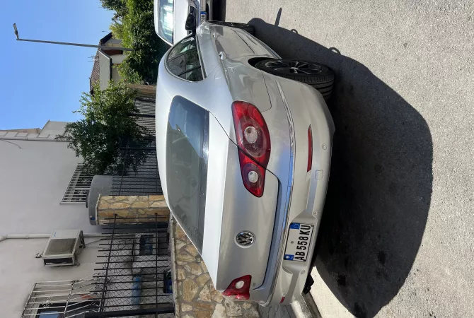 Makina ne shitje ne Tirane - 7,000 Euro
