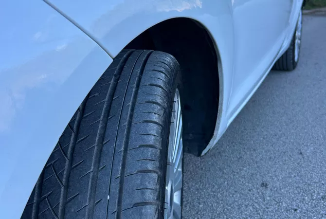 Cars for sale in Elbasan, Ford, 2010 gasoline-gas,Kambio Manual Payment 3,599  Euro.