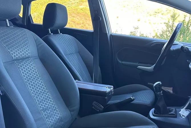 Cars for sale in Elbasan, Ford, 2010 gasoline-gas,Kambio Manual Payment 3,599  Euro.