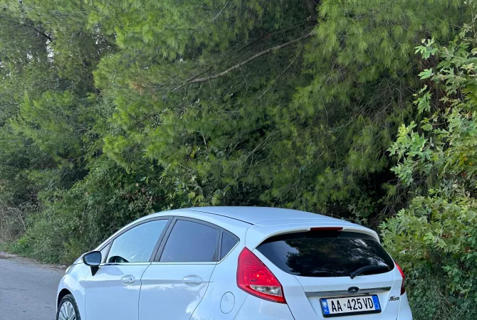 Makina ne shitje ne Elbasan - 3,599 Euro