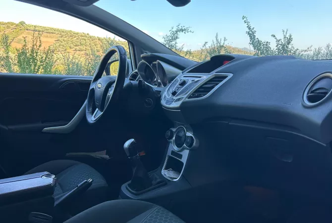 Cars for sale in Elbasan, Ford, 2010 gasoline-gas,Kambio Manual Payment 3,599  Euro.