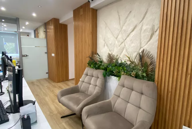 Business Property for Rent 1+1 in Tirana - 180,000 Leke