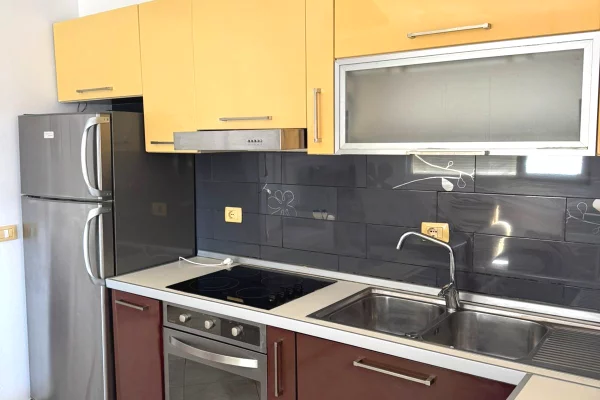 Shtepi me qera Apartament ne Tirane, 2+1, Mobilimi E mobiluar, Pagesa 55,000  Leke.