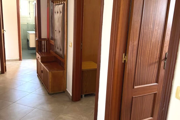 Shtepi me qera Apartament ne Tirane, 2+1, Mobilimi E mobiluar, Pagesa 55,000  Leke.
