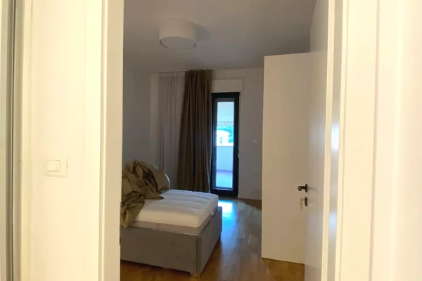 Shtepi me qera Apartament ne Tirane, 2+1, Mobilimi E mobiluar, Pagesa 2,500  Euro.