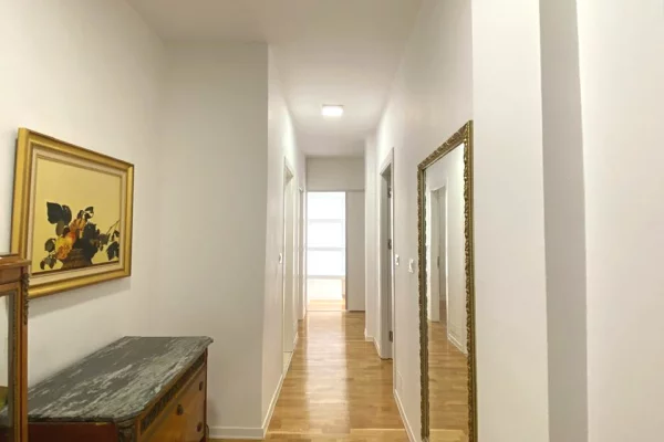 Shtepi me qera Apartament ne Tirane, 2+1, Mobilimi E mobiluar, Pagesa 2,500  Euro.