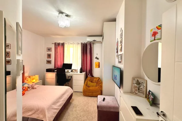 Shtepi ne shitje Apartament ne Tirane, 2+1, Mobilimi E mobiluar, Pagesa 210,000  Euro.