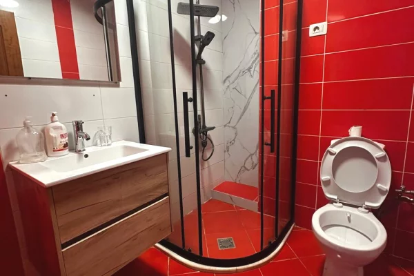 Shtepi me qera Apartament ne Tirane, 2+1, Mobilimi E mobiluar, Pagesa 800  Euro.