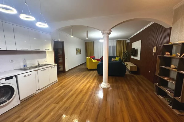 🏡 Apartament për qira në Myslym Shyr