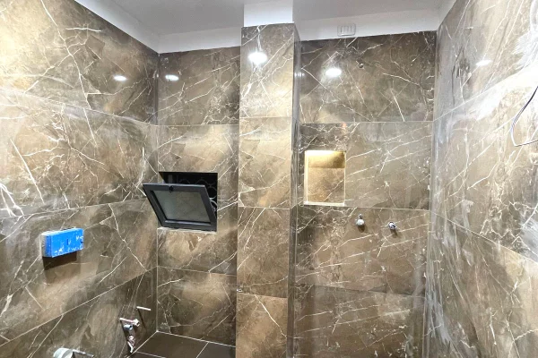 Shtepi ne shitje Apartament ne Tirane, 1+1, Mobilimi Bosh, pa mobiluar, Pagesa 8,700,000  Leke.