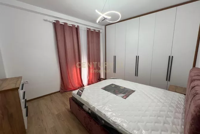 Shtepi me qera 2+1 ne Tirane - 1,500 Euro