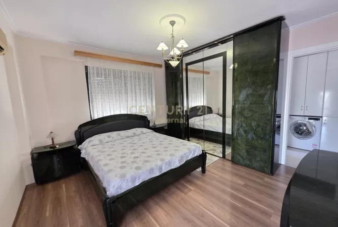 Shtepi me qera 2+1 ne Tirane - 1,000 Euro