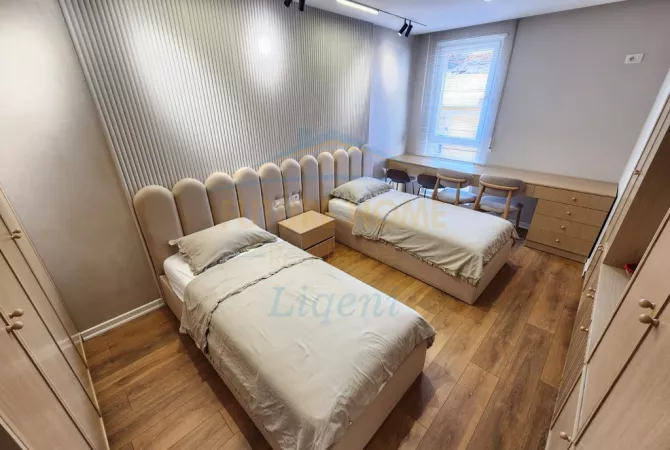 Shtepi me qera 2+1 ne Tirane - 700 Euro