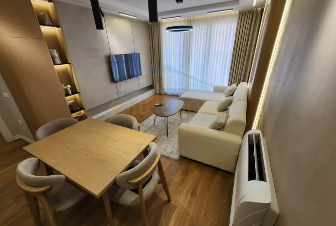 Shtepi me qera Apartament ne Tirane, 2+1, Mobilimi E mobiluar, Pagesa 700  Euro.