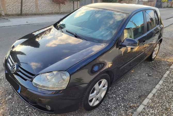 Makina ne shitje ne Durres - 3,500 Euro