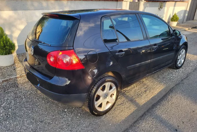 Makina ne shitje ne Durres - 3,500 Euro