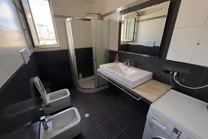 Shtepi me qera Apartament ne Tirane, 2+1, Mobilimi E mobiluar, Pagesa 60,000  Leke.