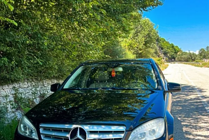 Cars for sale in Tirana, Mercedes-Benz, 2011 gasoline-gas,Kambio Automatik Payment 7,500  Euro.