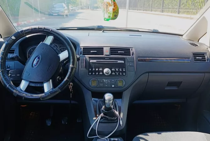 Cars for sale in Tirana, Ford, 2003 Diesel,Kambio Manual Payment 2,100  Euro.