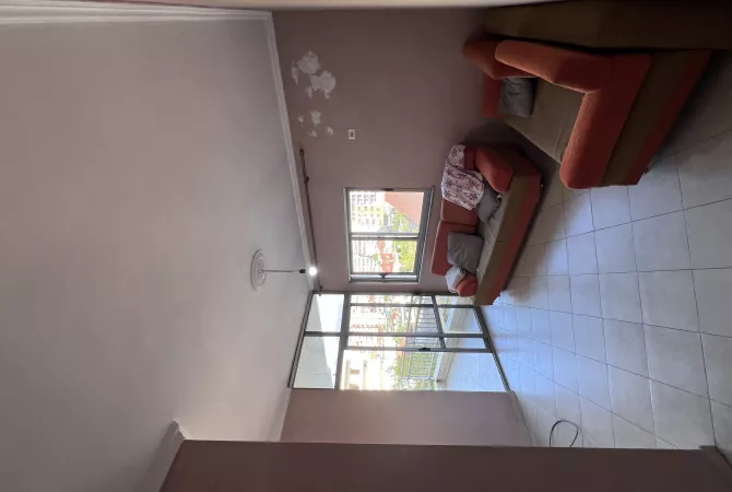 Shtepi me qera Apartament ne Tirane, 1+1, Mobilimi Pjeserisht e mobiluar, Pagesa 35,000  Leke.