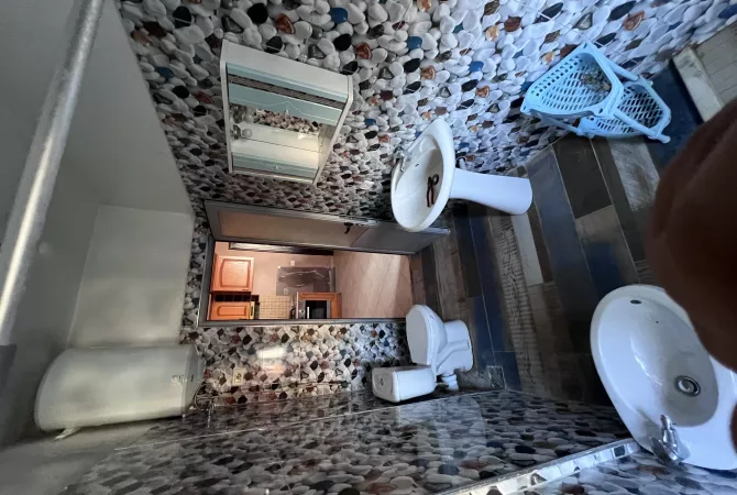 Shtepi me qera 1+1 ne Tirane - 35,000 Leke