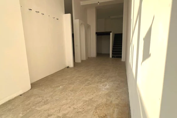 Ambient biznesi ne shitje 1+1 ne Tirane - 220,000 Euro