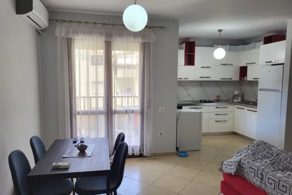 Shtepi me qera 2+1 ne Tirane - 650 Euro