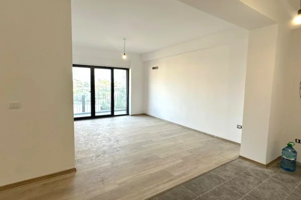 Shtepi ne shitje 2+1 ne Tirane - 180,000 Euro
