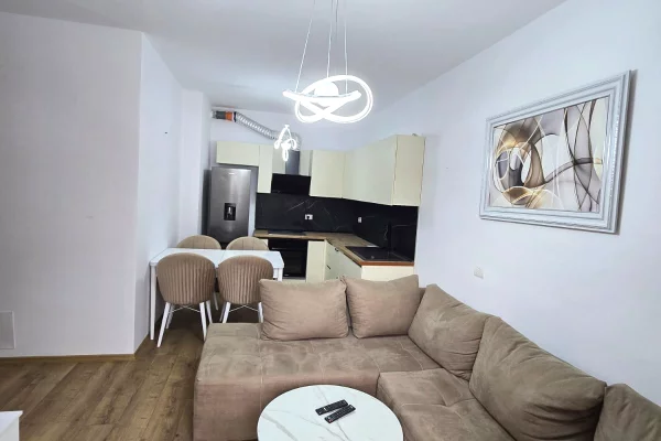 Shtepi ne shitje 2+1 ne Tirane - 160,000 Euro