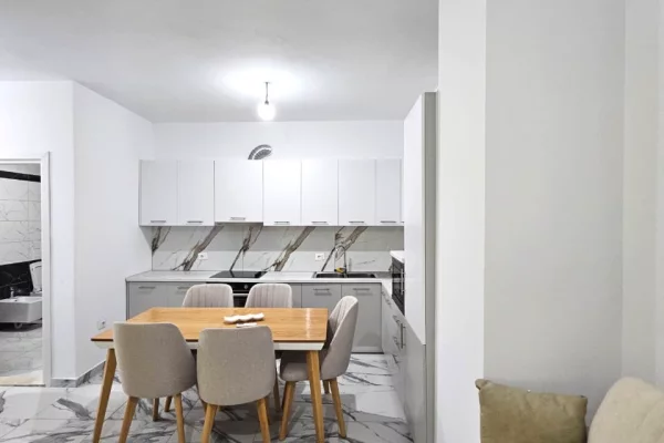 Shtepi me qera 2+1 ne Tirane - 500 Euro