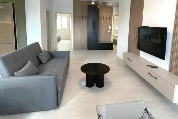 Shtepi me qera 2+1 ne Tirane - 700 Euro