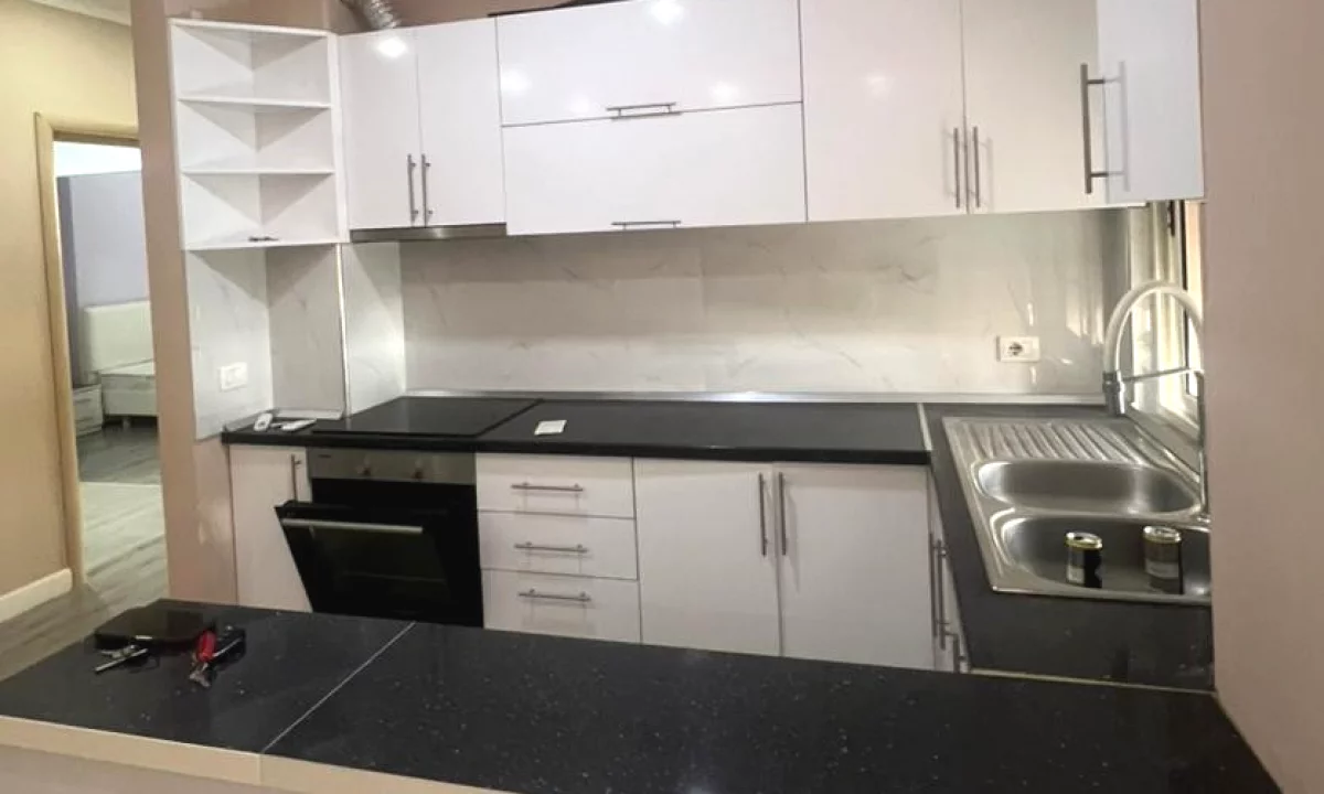 Shtepi me qera Apartament ne Tirane, 3+1, Mobilimi E mobiluar, Pagesa 550  Euro.